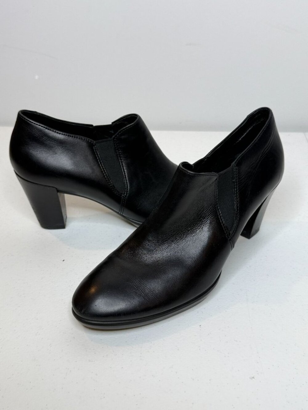 ECCO Black Leather Heeled Ankle Booties Womens EU 39
